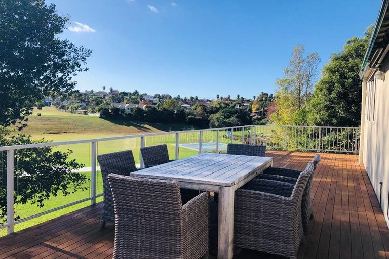 Photo of property in 7 Azure Grove, Unsworth Heights, Auckland, 0632