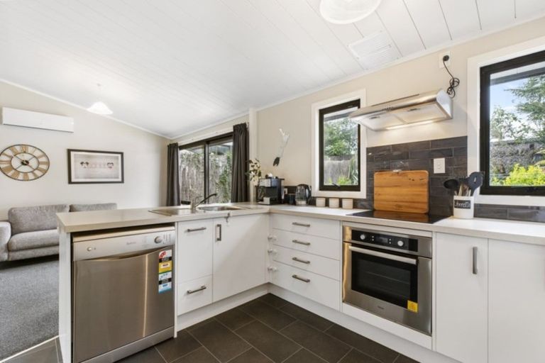 Photo of property in 1 Titoki Place, Pukete, Hamilton, 3200