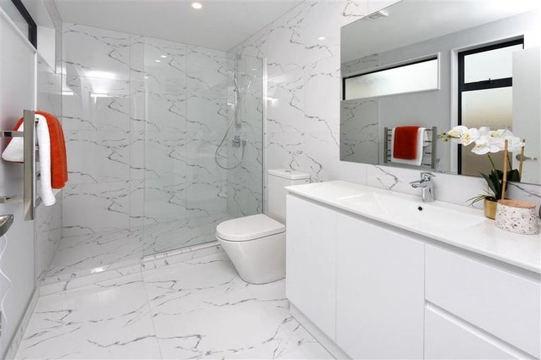 Photo of property in 5d Mcquoids Road, Flat Bush, Auckland, 2019