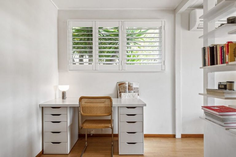 Photo of property in 2/35a Rangatira Road, Beach Haven, Auckland, 0626