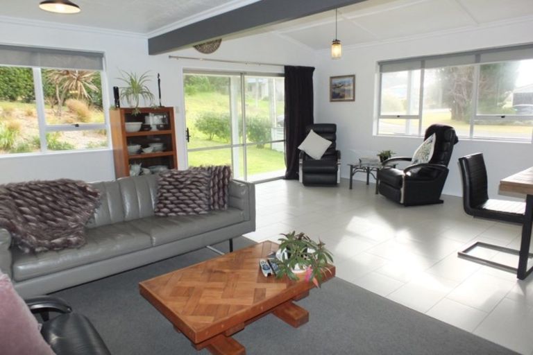 Photo of property in 18 Chrystall Street, Foxton Beach, Foxton, 4815