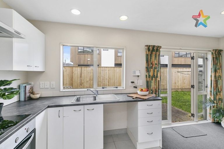 Photo of property in 3/8 Waldie Grove, Avalon, Lower Hutt, 5011