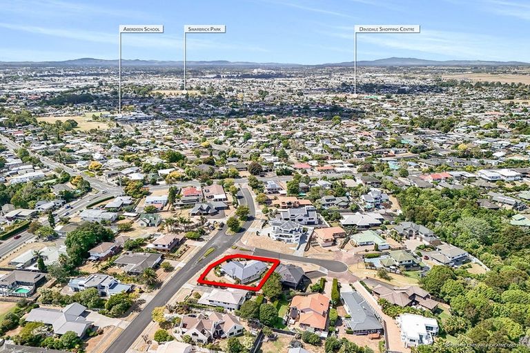 Photo of property in 2 Sunset Close, Western Heights, Hamilton, 3200