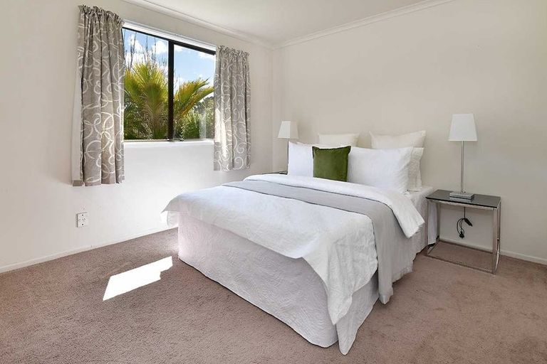 Photo of property in 2 Win Grove, Hatfields Beach, Orewa, 0931