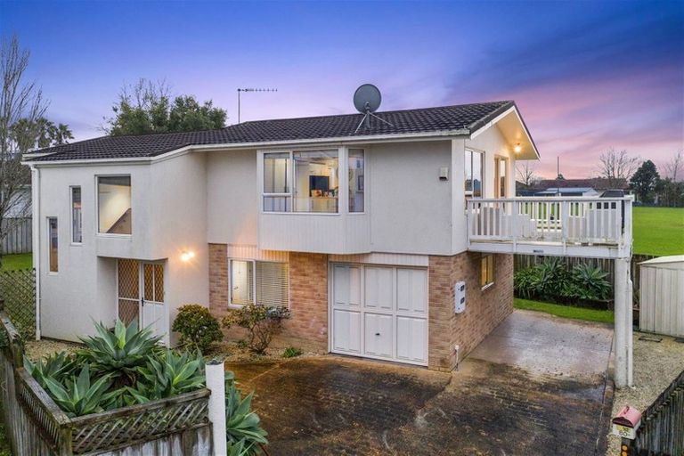 Photo of property in 80h Tirimoana Road, Te Atatu South, Auckland, 0602