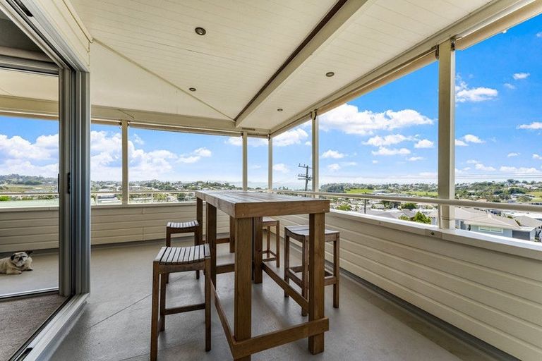 Photo of property in 12 Rishworth Avenue, Stanmore Bay, Whangaparaoa, 0932
