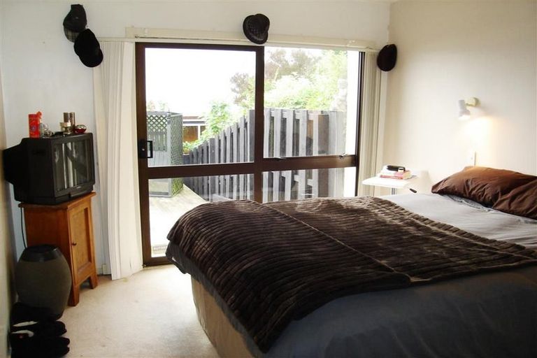 Photo of property in 2/2 Brigid Place, Mount Pleasant, Christchurch, 8081