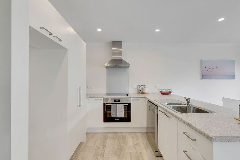 Photo of property in 104 Rangituhi Crescent, Takapuwahia, Porirua, 5022