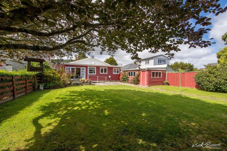 Photo of property in 71 Totara Crescent, Woburn, Lower Hutt, 5011
