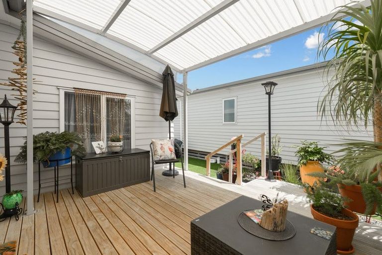 Photo of property in 11 Kamahi Crescent, Papamoa Beach, Papamoa, 3118