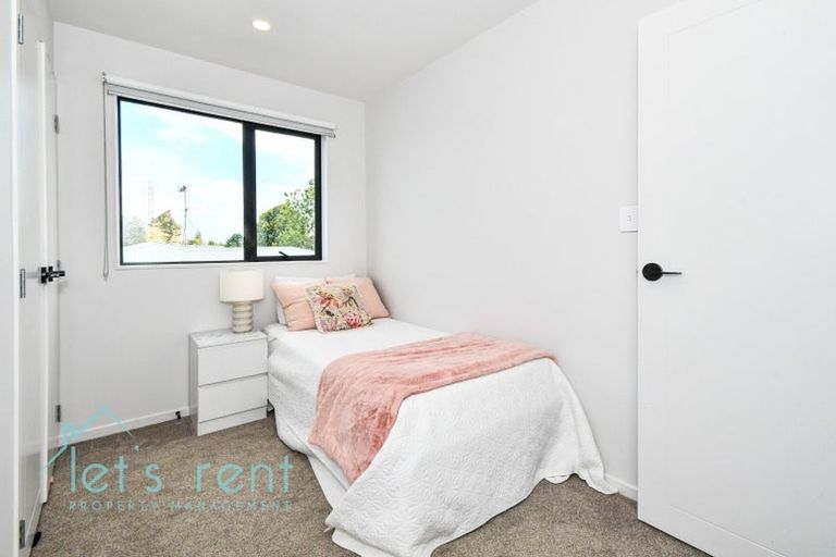 Photo of property in 104b Edgewater Drive, Pakuranga, Auckland, 2010