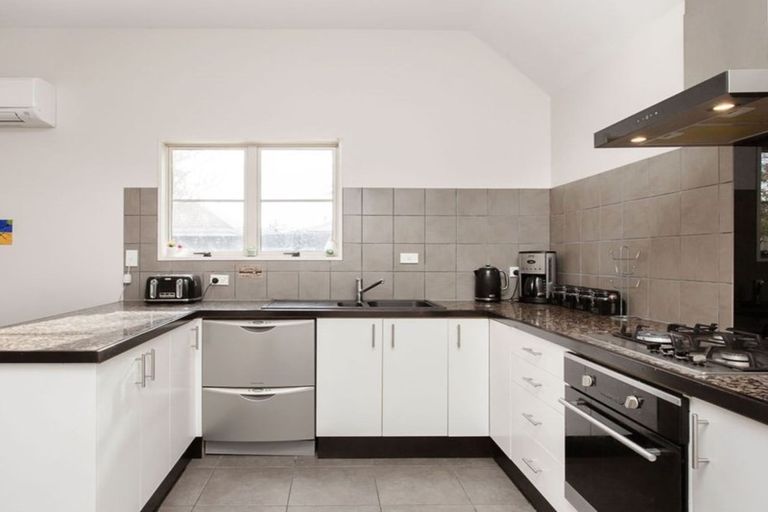 Photo of property in 9g Crohane Place, Addington, Christchurch, 8024