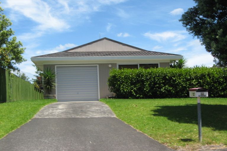 Photo of property in 22 Leaming Place, Clarks Beach, 2122