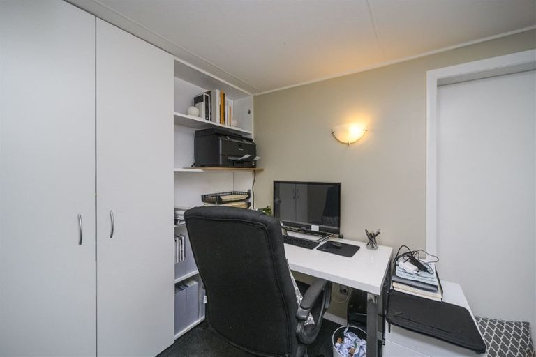 Photo of property in 4 Waicola Drive, Fitzherbert, Palmerston North, 4471