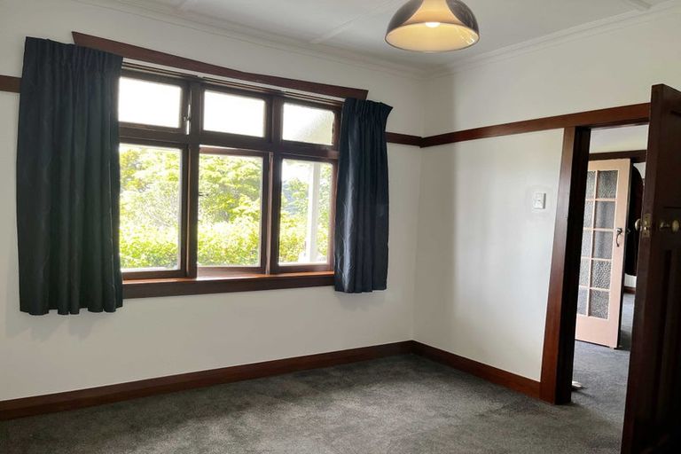 Photo of property in 19 Highbury Crescent, Aro Valley, Wellington, 6012