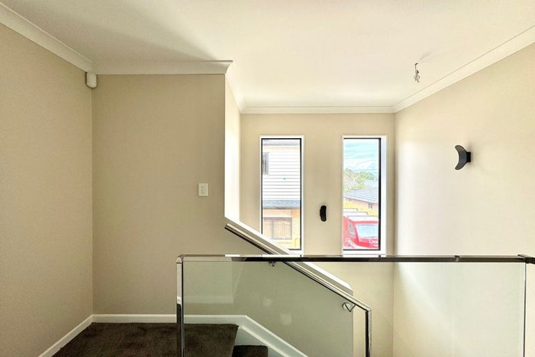 Photo of property in 8a Kelvyn Grove, Hillpark, Auckland, 2102