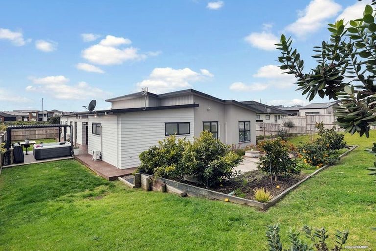 Photo of property in 51 Kahawairahi Drive, Beachlands, Auckland, 2018