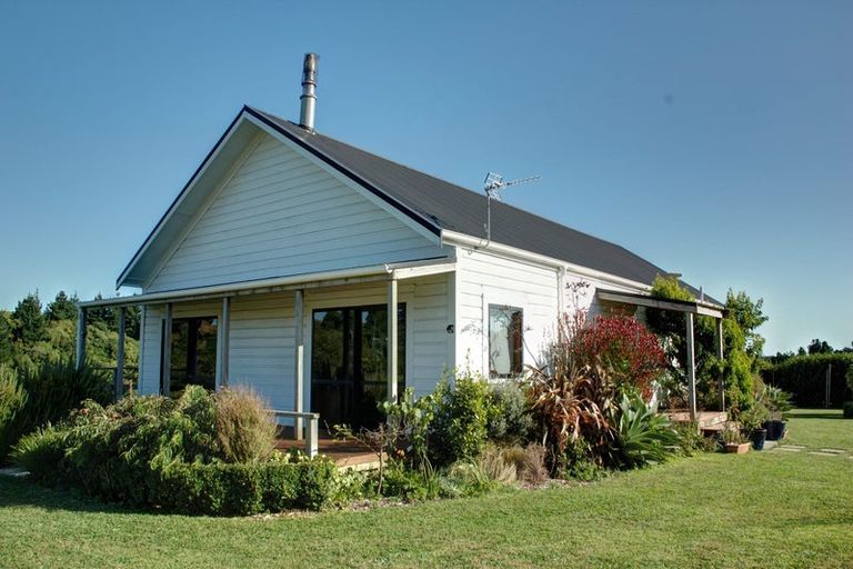 Photo of property in 172 Whakamara Road, Manutahi, Hawera, 4672