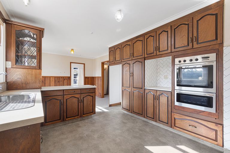 Photo of property in 20 Clare Street, Cambridge, 3434