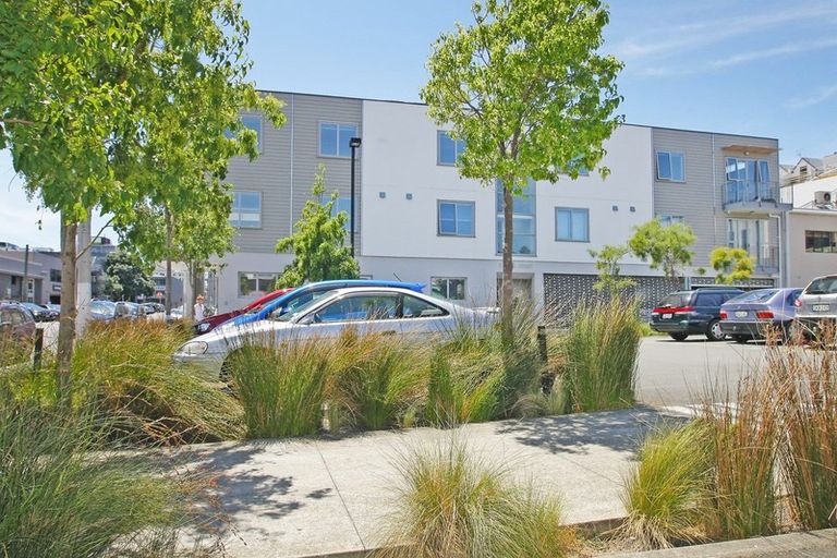 Photo of property in 17d Hania Street, Mount Victoria, Wellington, 6011