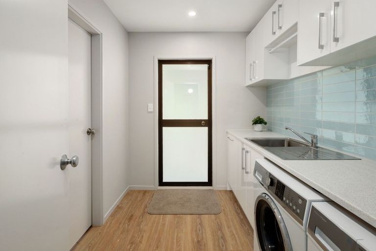 Photo of property in 2 Gellibrand Place, Omokoroa, 3114