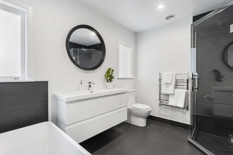 Photo of property in 13 Lanigan Street, Birkdale, Auckland, 0626