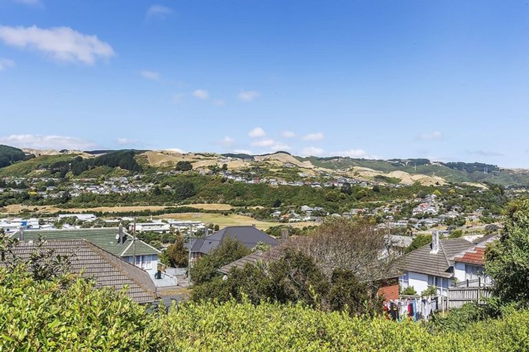 Photo of property in 25 Turkington Street, Tawa, Wellington, 5028