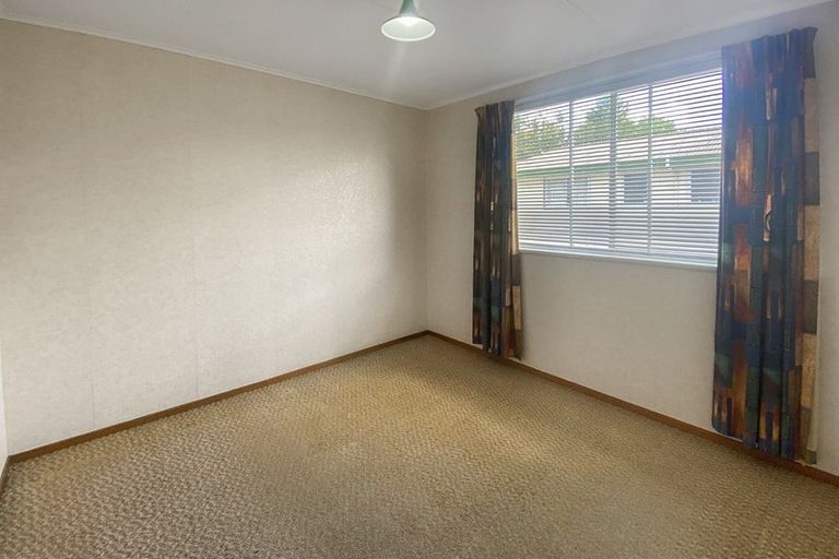 Photo of property in 21 Dampier Avenue, Awapuni, Palmerston North, 4412