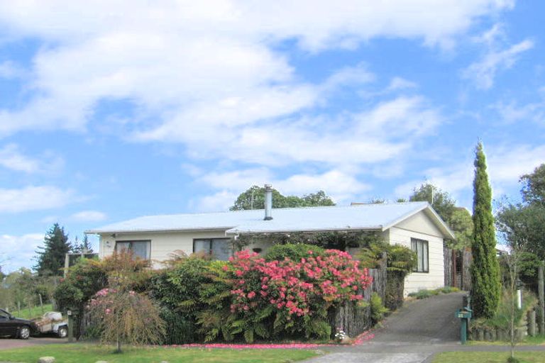 Photo of property in 2 Macdonell Street, Hilltop, Taupo, 3330