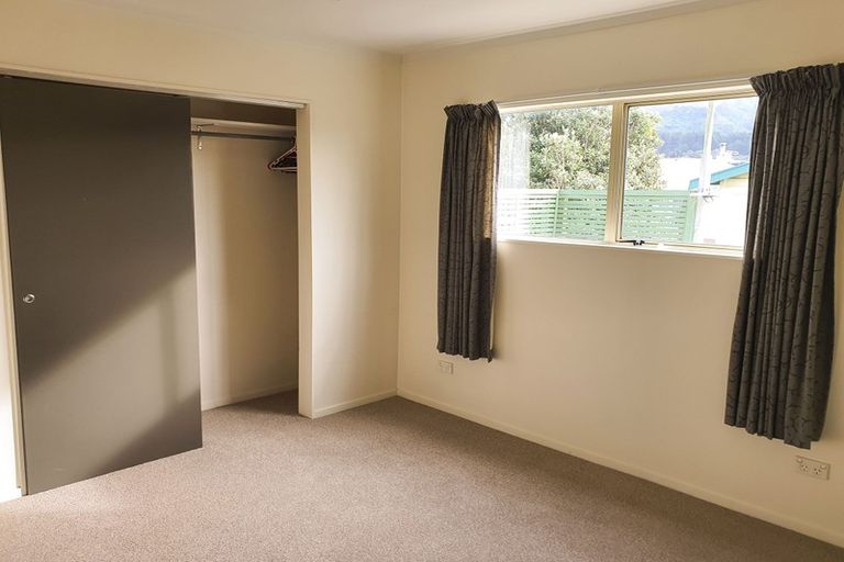 Photo of property in 27a Tremewan Street, Tawa, Wellington, 5028