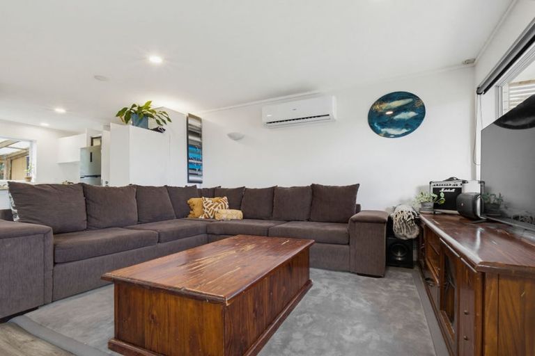 Photo of property in 2/33f Springs Road, Parakai, 0830