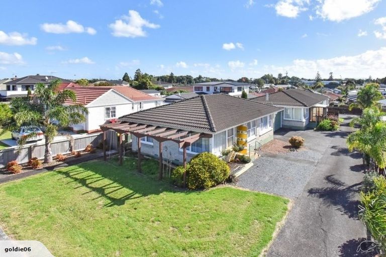 Photo of property in 2/80 Rangitoto Road, Papatoetoe, Auckland, 2025