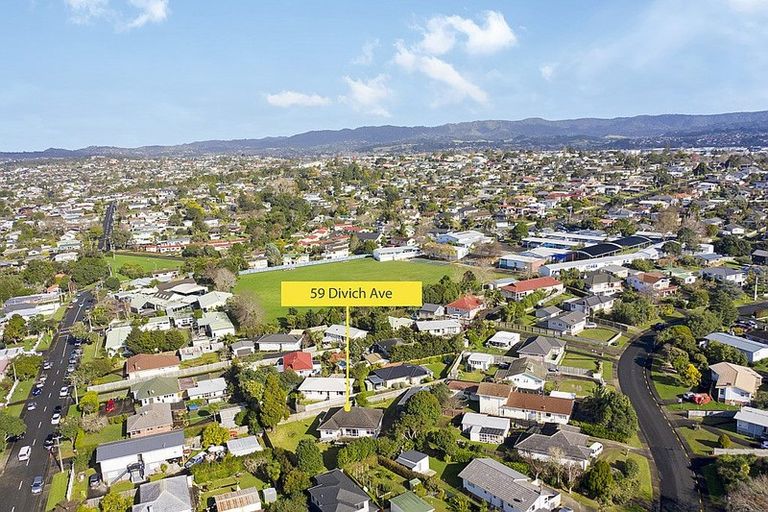 Photo of property in 59 Divich Avenue, Te Atatu South, Auckland, 0610