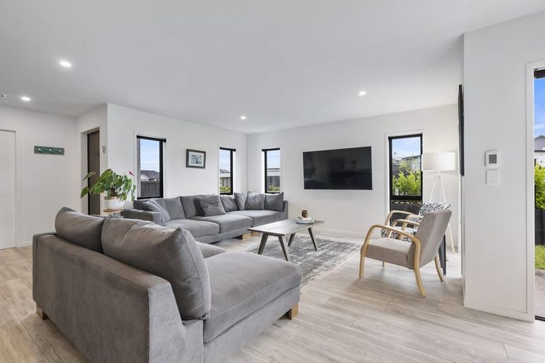 Photo of property in 18 John Fair Drive, Wainui, 0932