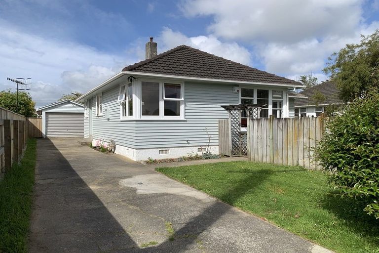 Photo of property in 28 Saint Annes Street, Levin, 5510