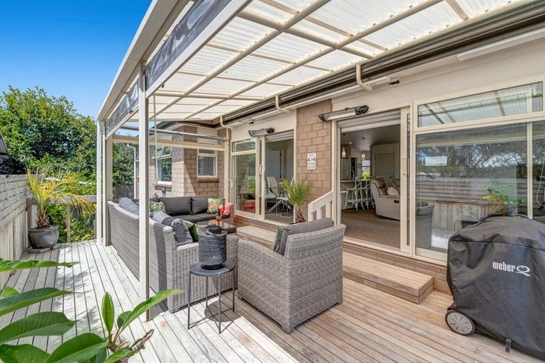 Photo of property in 8 Waitaha Close, Orewa, 0931