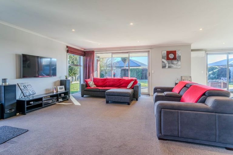 Photo of property in 14 William James Close, Mosgiel, 9024