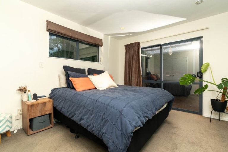 Photo of property in 2/120 Manuka Road, Bayview, Auckland, 0629