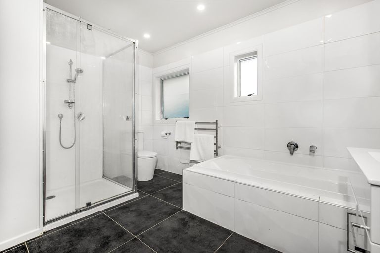 Photo of property in 8 Hunua Road, Papakura, 2110