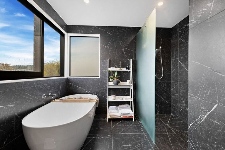 Photo of property in 75 Beacon Point Road, Wanaka, 9305