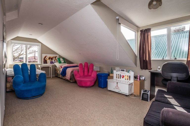 Photo of property in 1 Mary Street, Winton, 9720