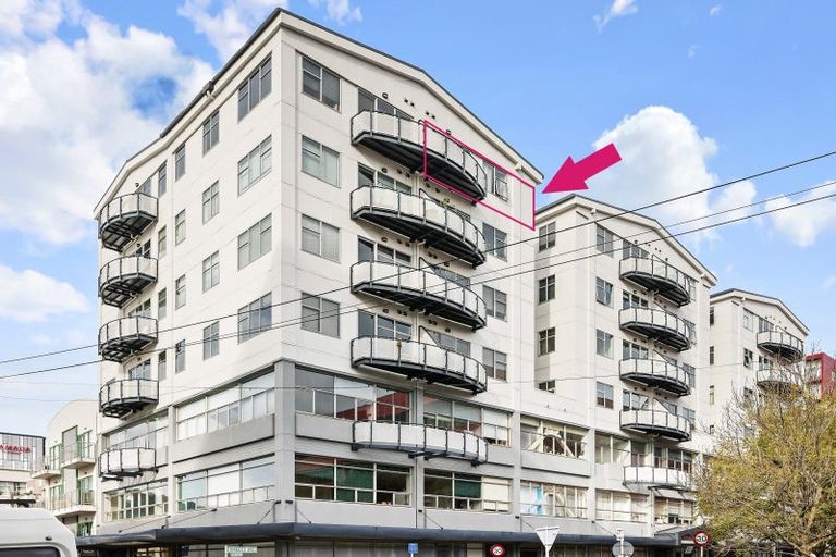 Photo of property in City Lodge, 704/115 Vivian Street, Te Aro, Wellington, 6011