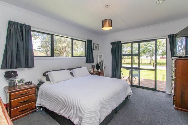 Photo of property in 622 Mountain Road, Lepperton, New Plymouth, 4373