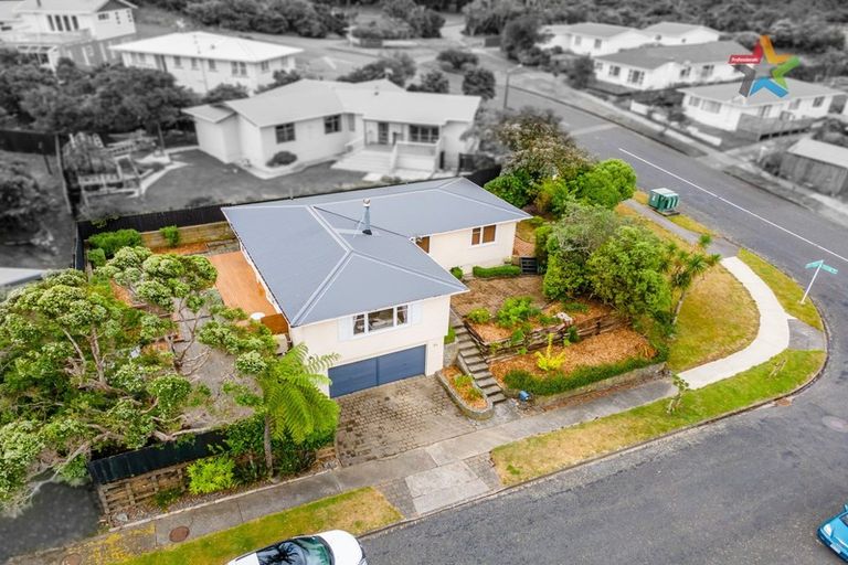 Photo of property in 21 Cherry Blossom Grove, Maungaraki, Lower Hutt, 5010