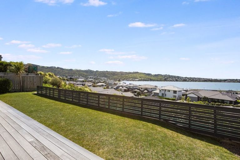 Photo of property in 20 Waitaria Terrace, Aotea, Porirua, 5024
