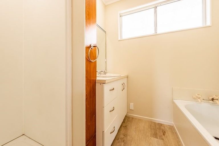 Photo of property in 44 California Drive, Totara Park, Upper Hutt, 5018