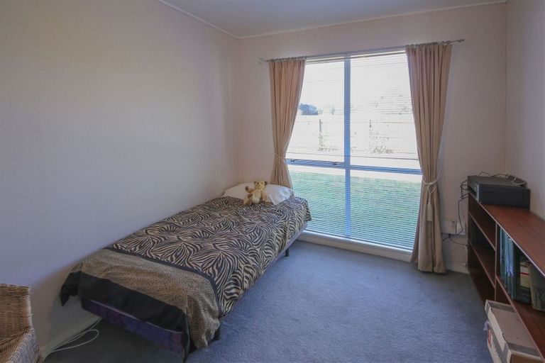 Photo of property in 18 Grenville Street, Levin, 5510