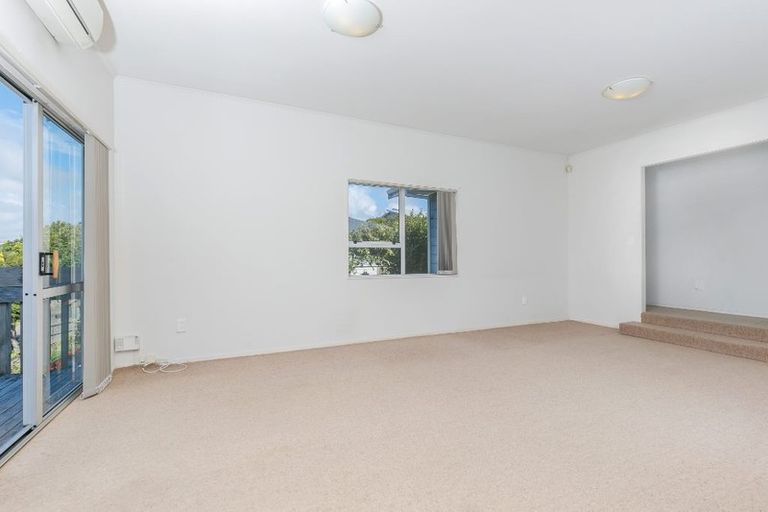 Photo of property in 13 Tableau Place, Totara Vale, Auckland, 0629