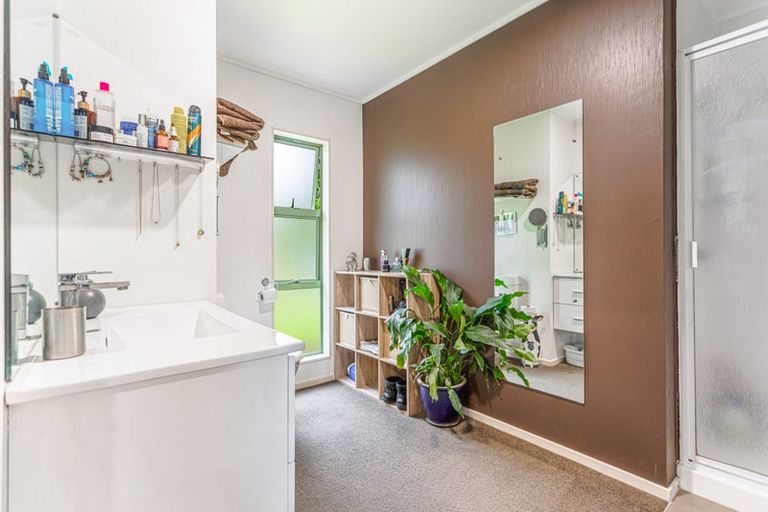 Photo of property in 1/199 Birdwood Road, Massey, Auckland, 0614