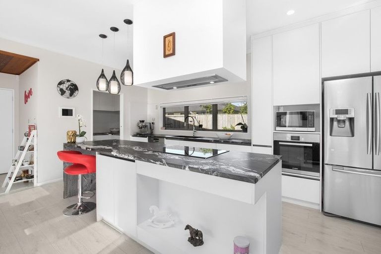 Photo of property in 28 Mareretu Avenue, Patumahoe, Pukekohe, 2679